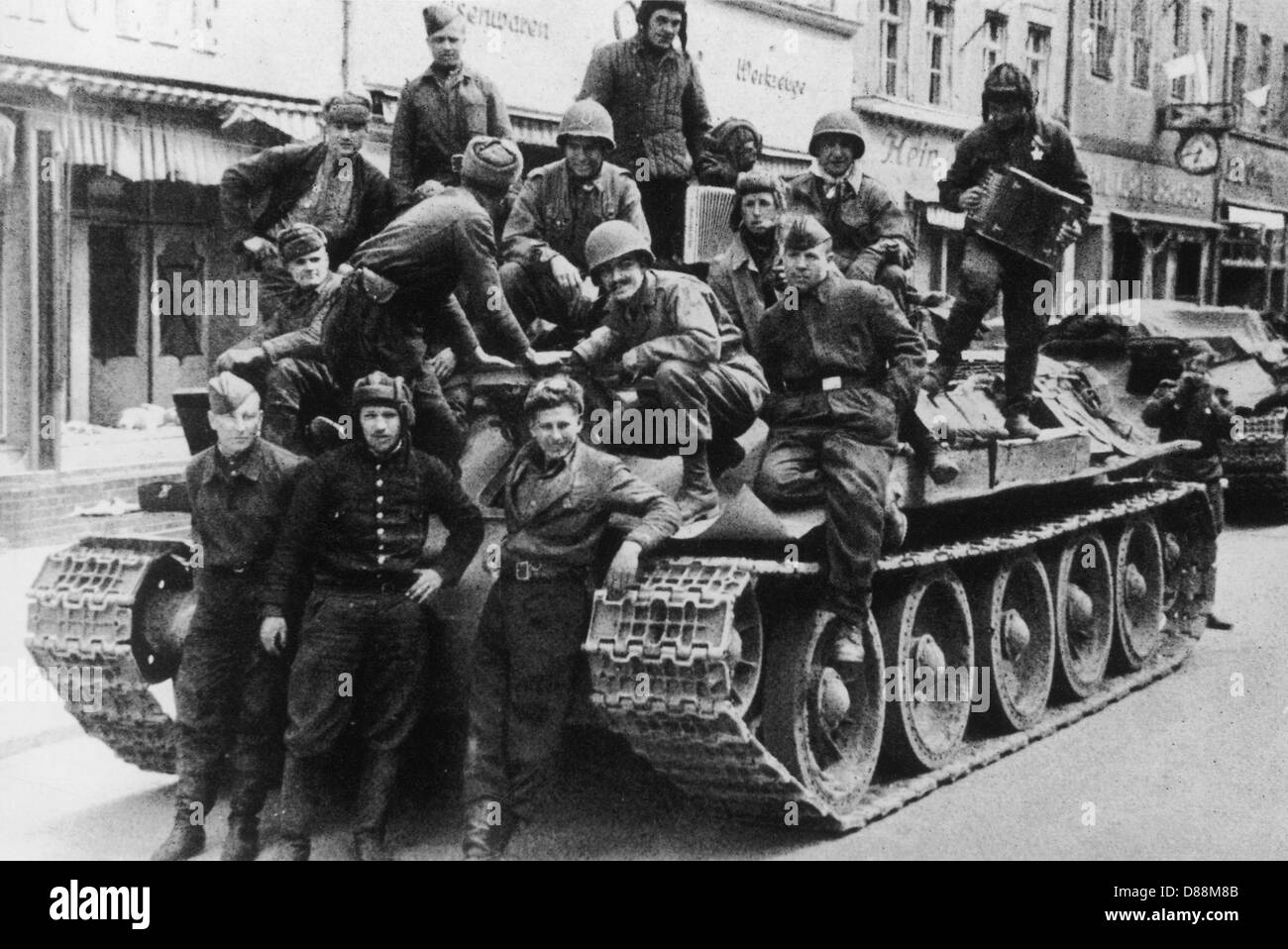World war tank russian 1945 Black and White Stock Photos & Images - Alamy