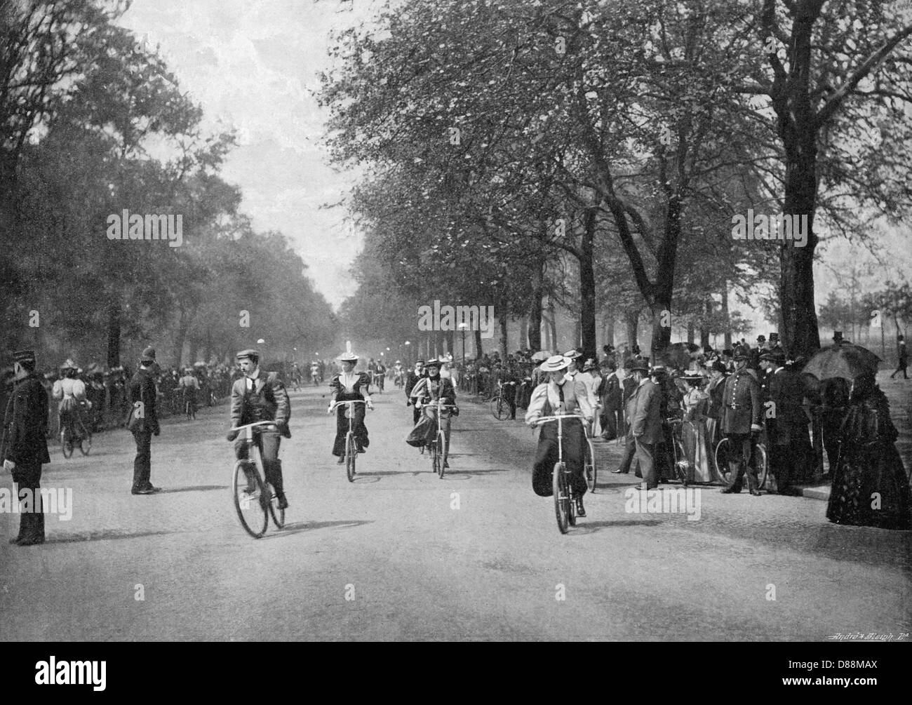 Cycling Hyde Park 1900 Stock Photo