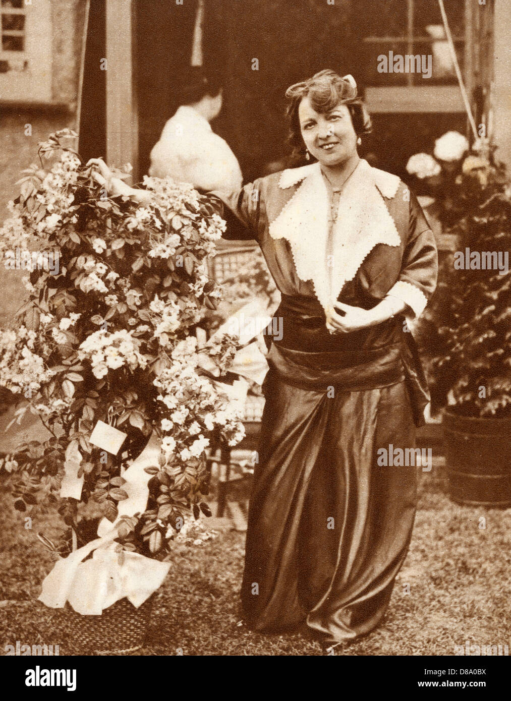 Marie lloyd hires stock photography and images Alamy