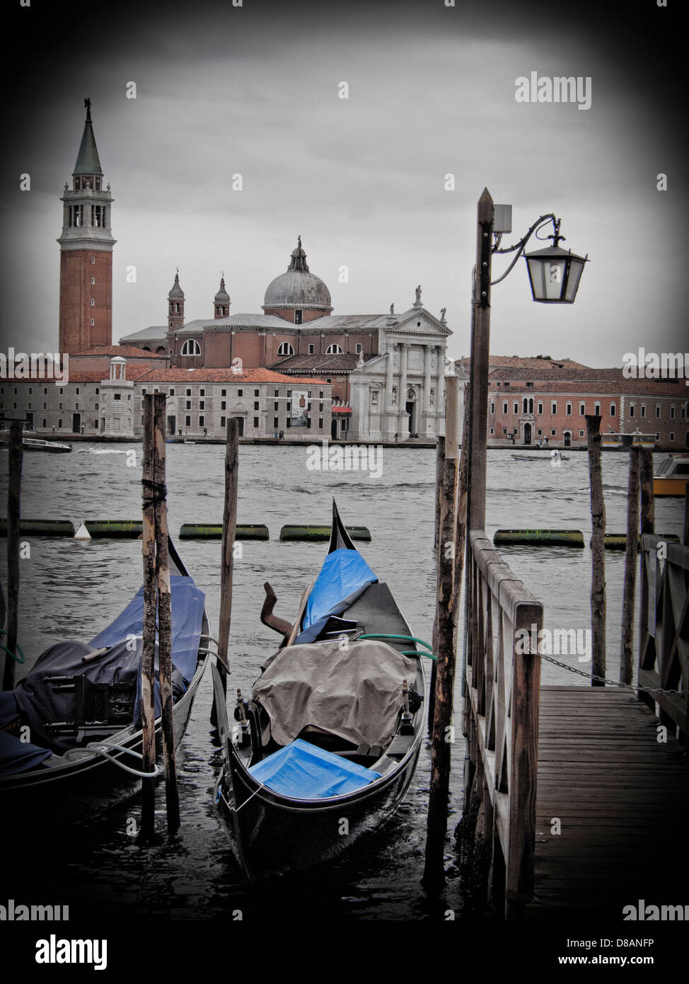 Venice gondole romantic hi-res stock photography and images - Alamy