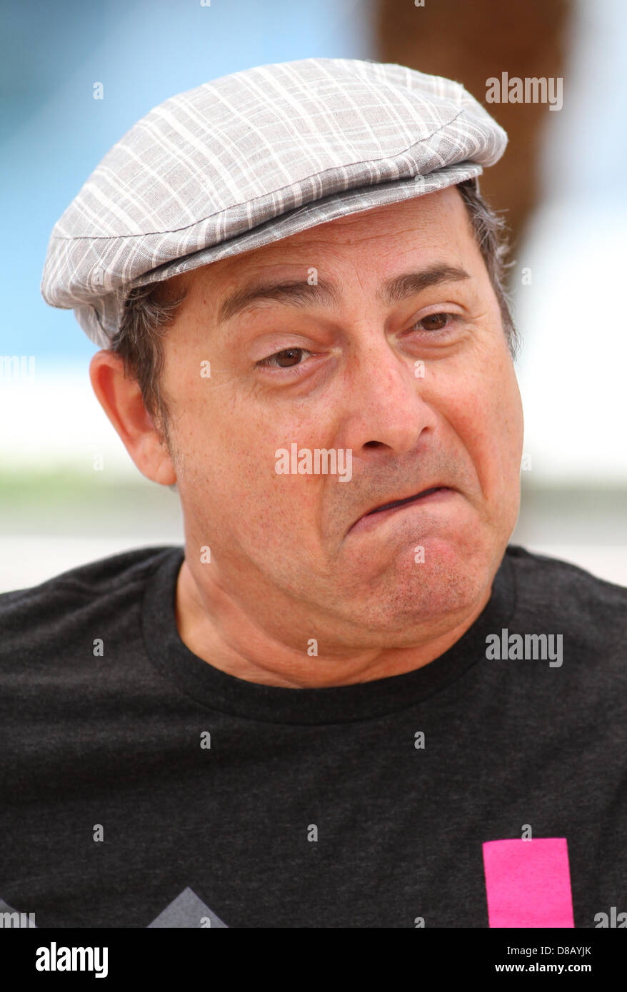 KEVIN POLLAK DOING HIS ROBERT DE NIRO IMPRESSION MAX ROSE. PHOTOCALL. CANNES FILM FESTIVAL 2013 PALAIS DES FESTIVAL CANNES FRA Stock Photo