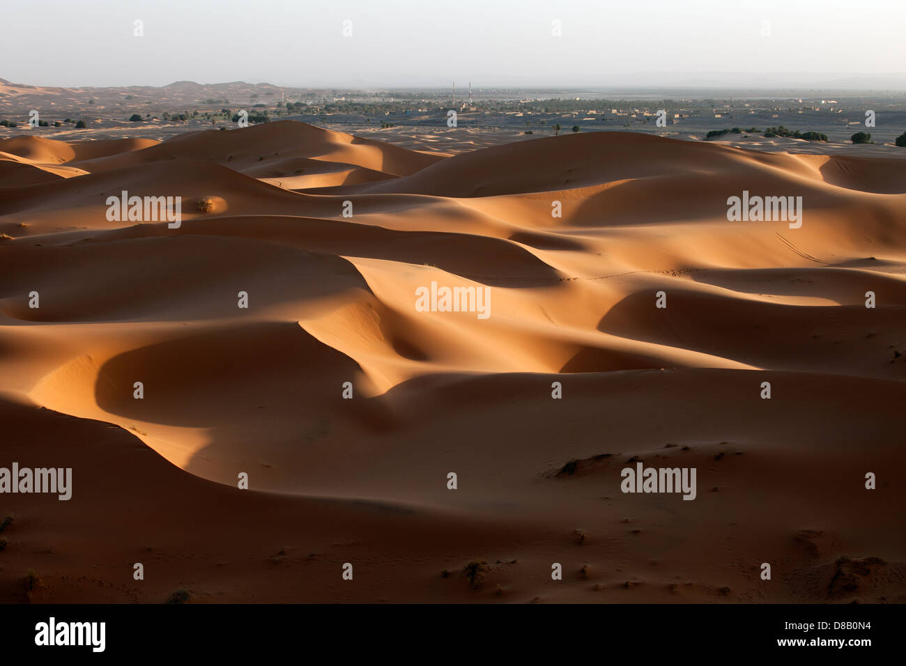 erg-chebbi-dunes-sahara-sunset-stock-photo-alamy