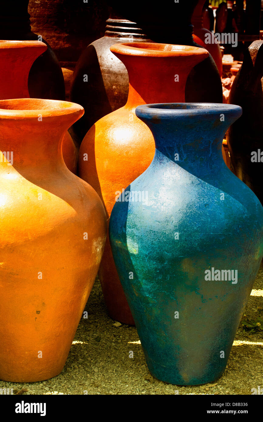 Mexican ceramic pots hires stock photography and images Alamy