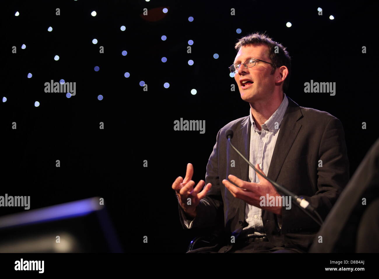 Hay on Wye, Powys, Wales, UK. 23rd May 2013.  Rob Hopkins speaks at Hay festival.   Rob Hopkins co founder of the Transition Movement, environmental activist and author from Totnes speaks at The Hay Festival.   Picture by: Ben Wyeth/Alamy Live News Stock Photo