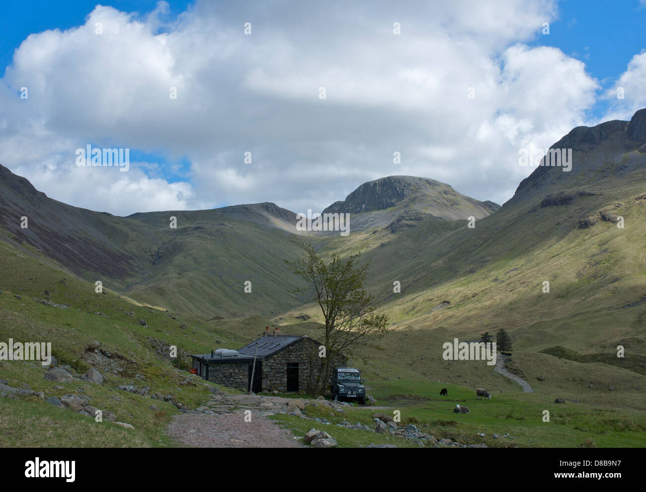 Black Sail hut, at the head of the Ennerdale Valley, Lake District National Park, Cumbria, England UK Stock Photo