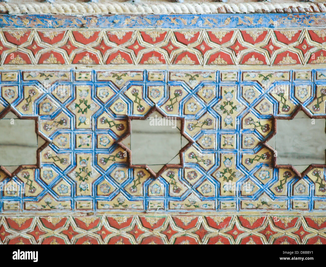 Mirror and Mosaic of Islamic pattern decoration in Chehel Sotoun (Sotoon) Palace built by Shah Abbas II, Isfahan, Iran Stock Photo