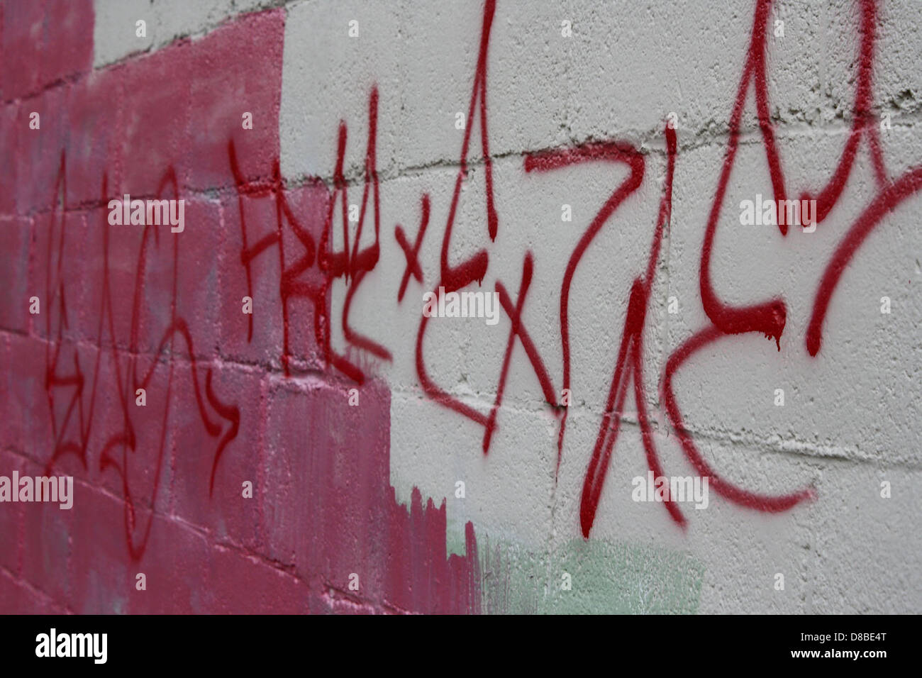 Graffiti on cinder block wall hires stock photography and images Alamy