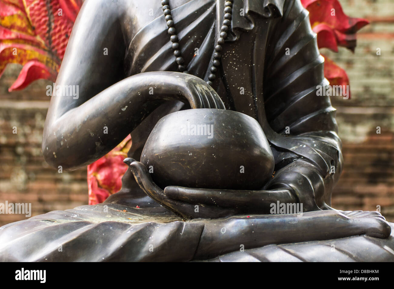 Golden buddhist monk statue hi-res stock photography and images - Alamy
