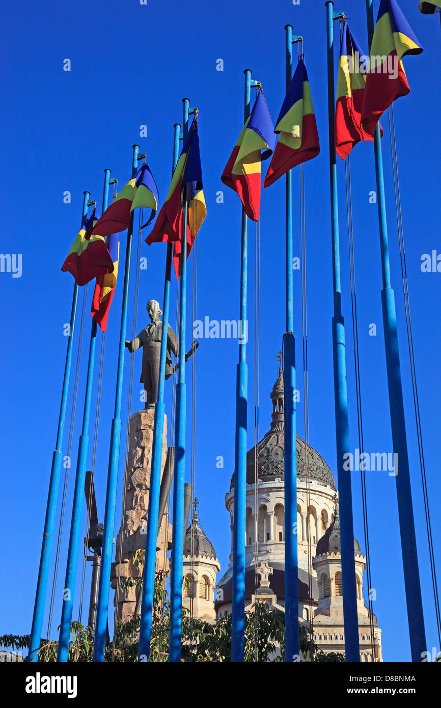 Avram Iancu statue and Orthodox cathedral at Piata Avram Iancu in Cluj