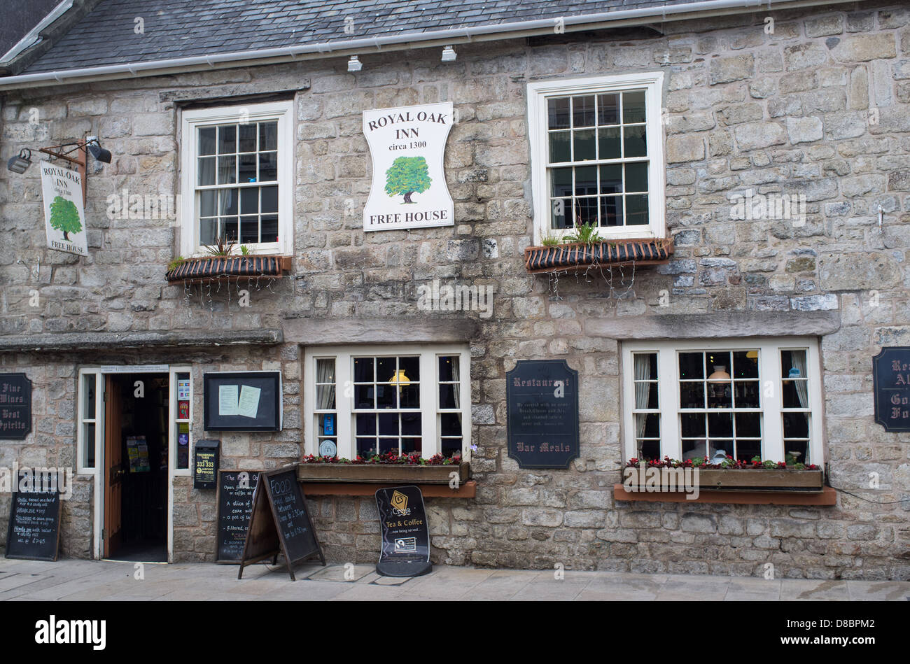 The Royal Oak Inn at Ashburton, Devon. Old English pub, public house Stock Photo Alamy The Royal Oak Inn at Ashburton, Devon. Old English pub, public house Stock Photo Alamy