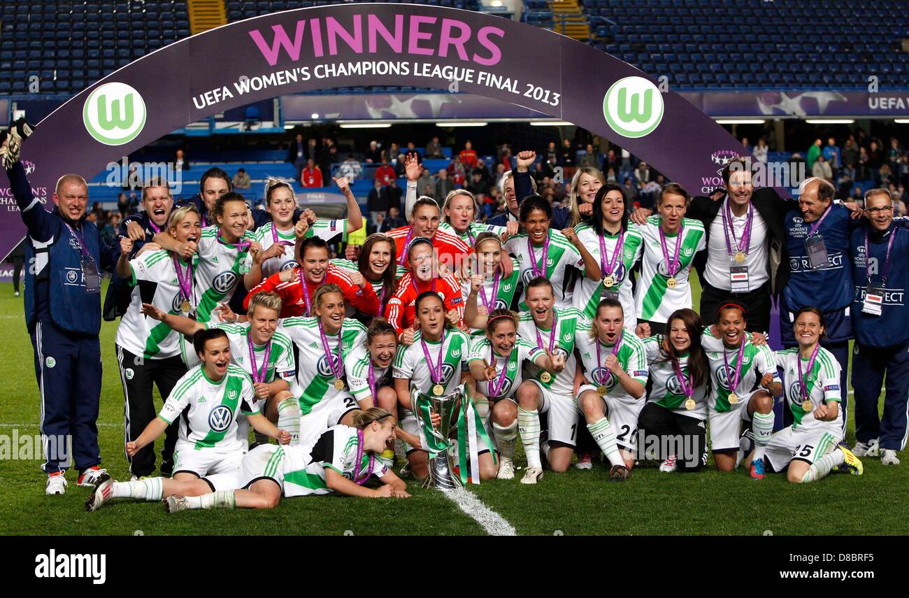 Wolfsburgs Team celebrate the victory, the win of the cup during the final of the Champions league between VFL Wolfsburg and Olympique Lyon, Stamford Bridge in London on May 23., 2013. Stock Photo