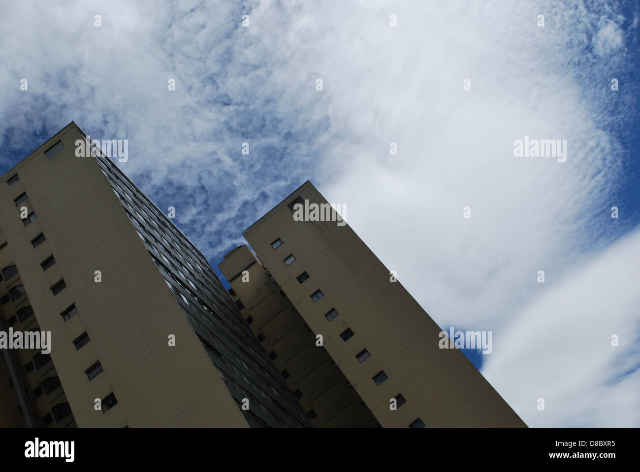 White tower blocks hi-res stock photography and images - Alamy