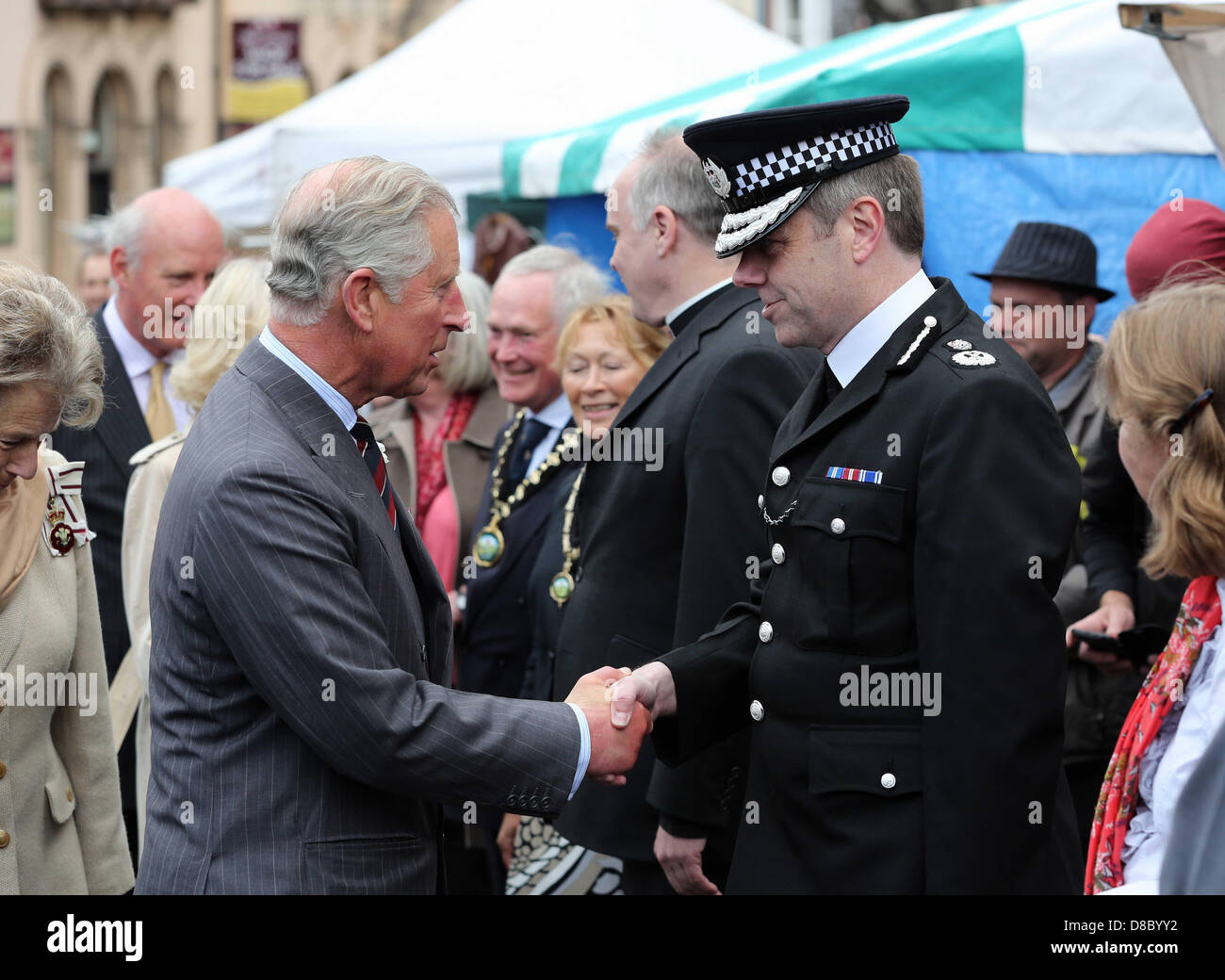 Timon Priensen Hay on Wye, UK. Thursday 23 May 2013 Pictured: Prince Charles meets the ...