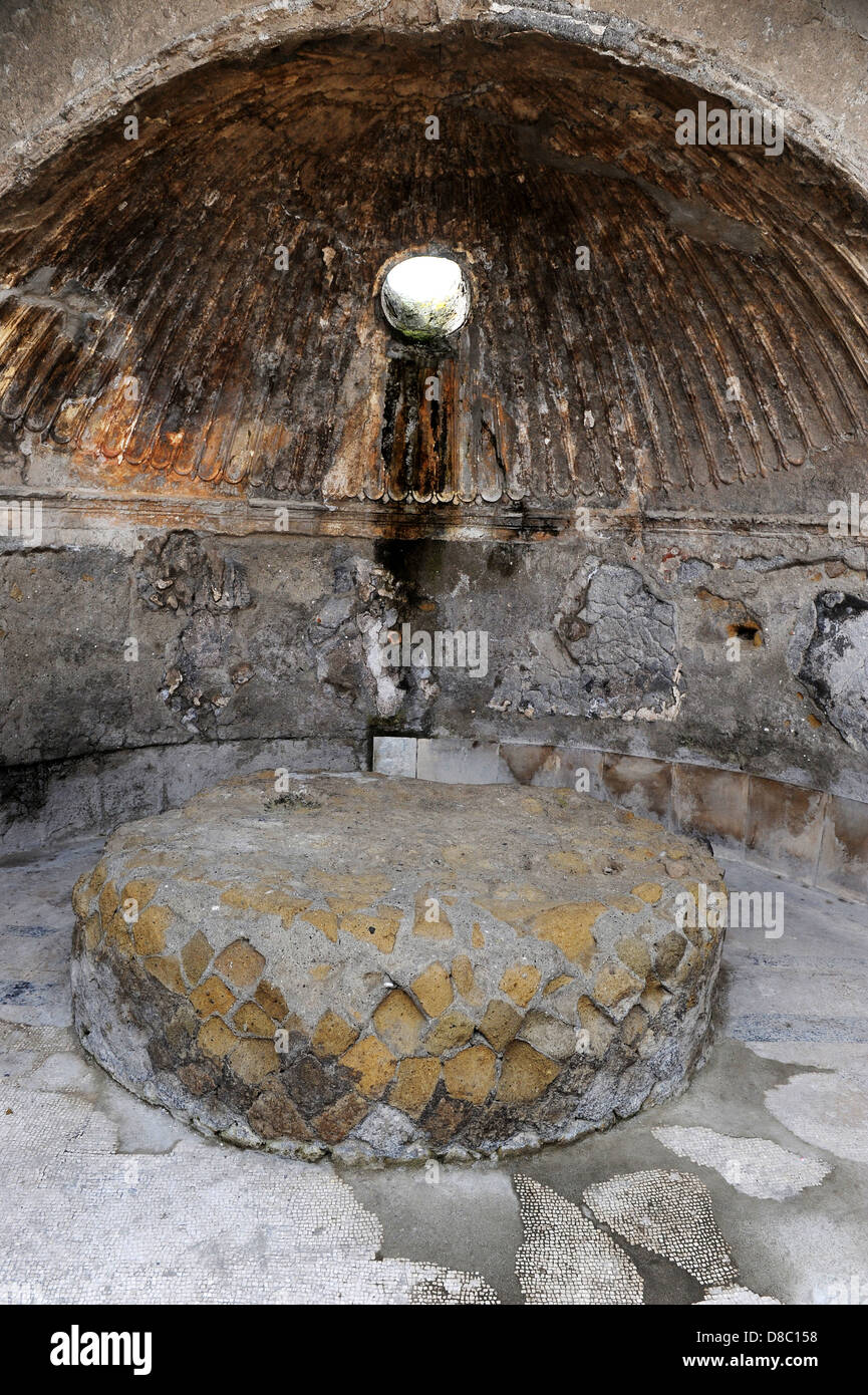 Herculaneum, Bay of Naples, Italy. Urban baths calidarium (men's section) conch. Stock Photo