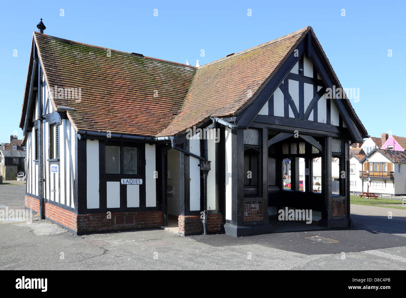 Public toilets on coast hi res stock photography and images Alamy