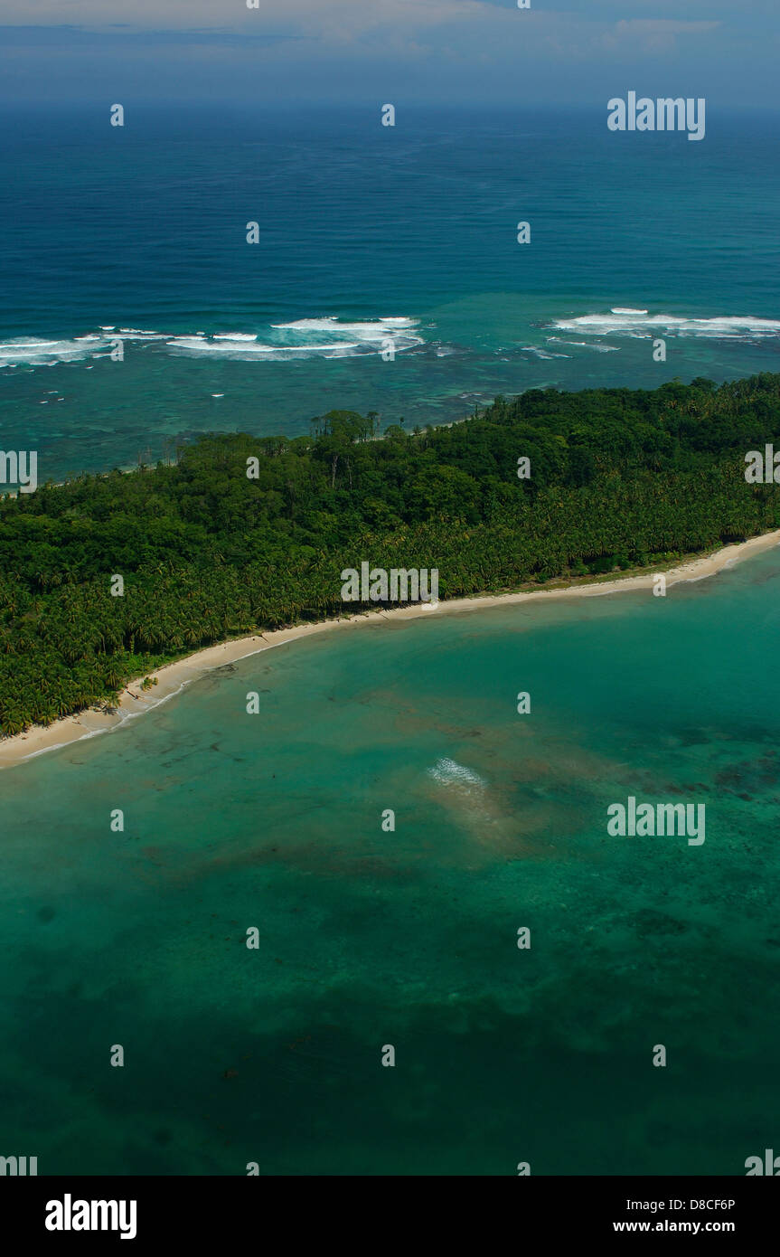 Aerial view of Zapatilla Cay and coral reefs Stock Photo - Alamy