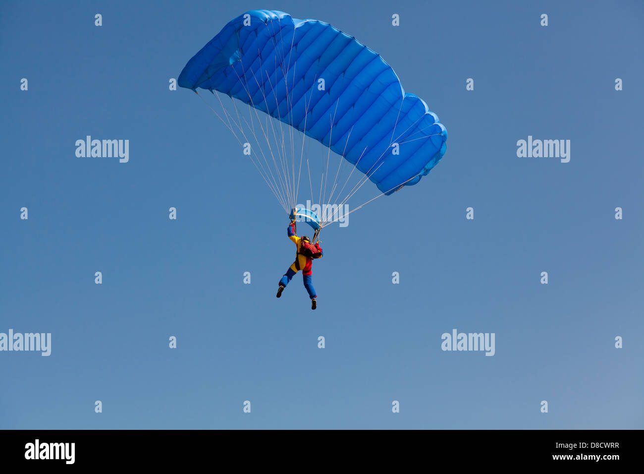 Fly man parachute hi-res stock photography and images - Alamy
