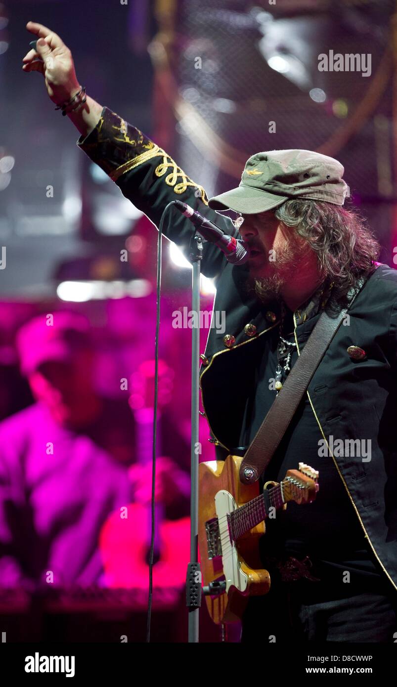 Italian singer zucchero performs olympic hi-res stock photography and