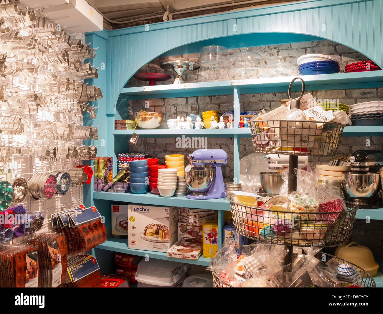 "Whisk" Kitchen and Table Store Interior, NYC Stock Photo Alamy