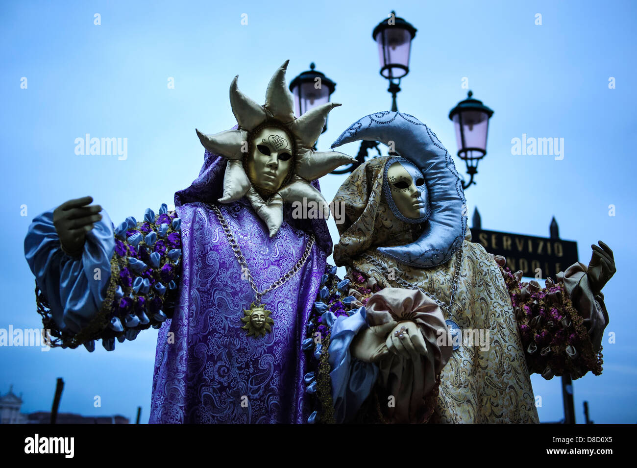 Traditional venetian costumes hi-res stock photography and images - Alamy