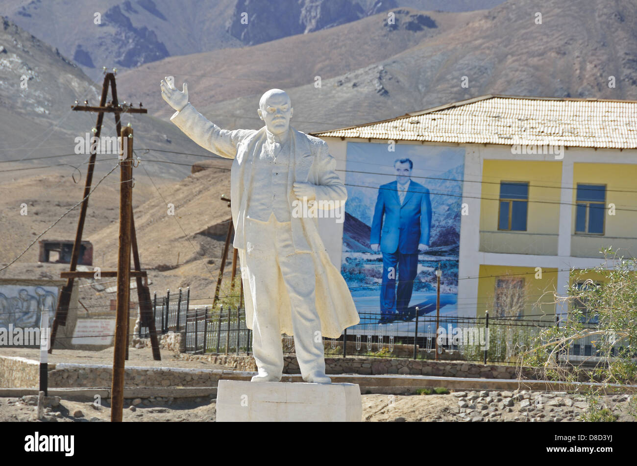 Lenin statue in the Kyrgyz village Murgab of Tajikistan Stock Photo