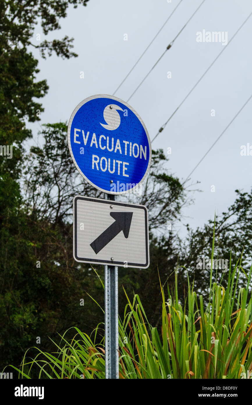 An evacuation route sign next to a road in the US Stock Photo - Alamy