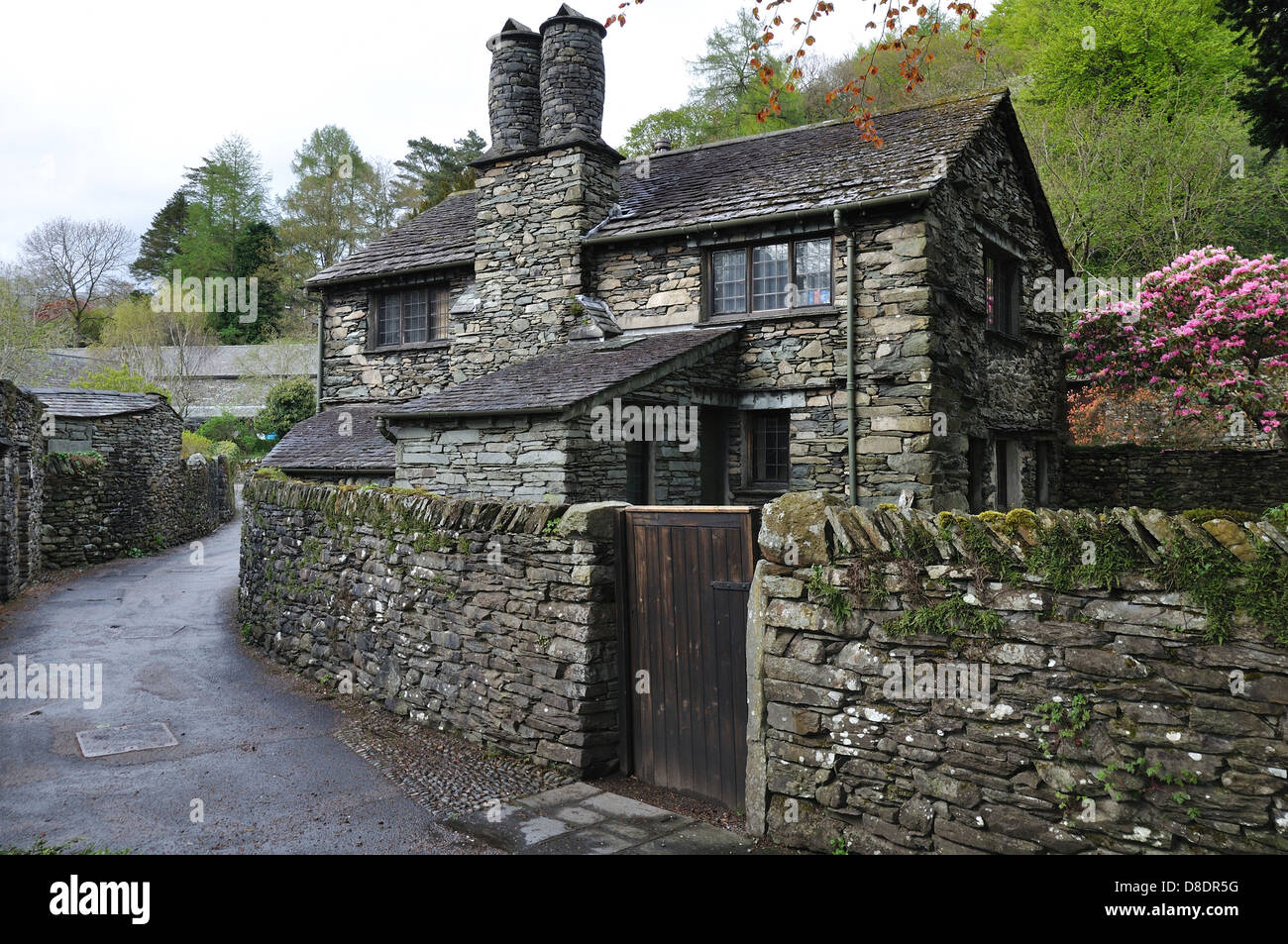 Traditional Stone Cottage Lake District Stock Photo 56851916 Alamy