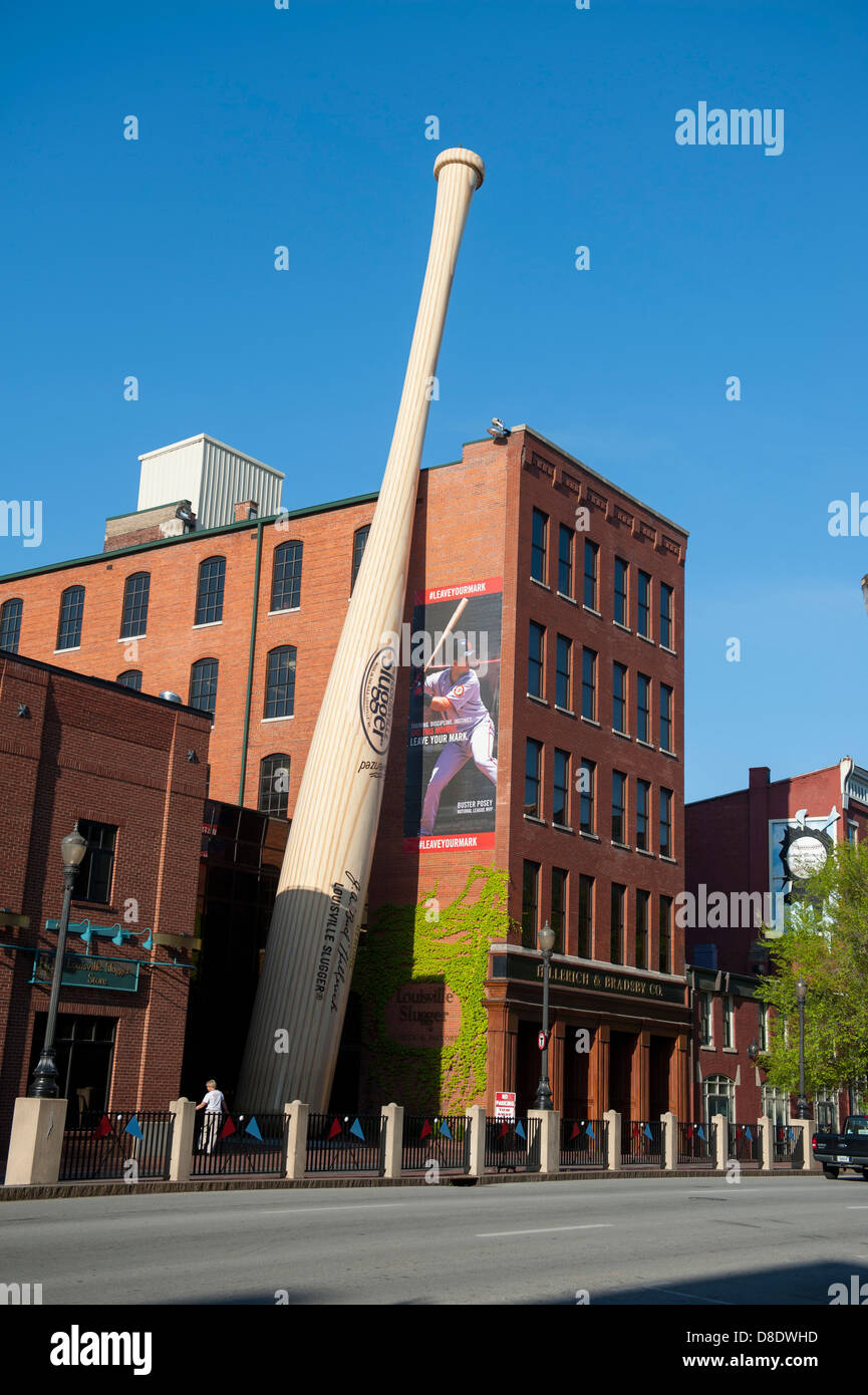 USA Kentucky Louisville KY Louisville Slugger Museum and Factory producing  wooden baseball bats - exterior day with large bat Stock Photo - Alamy