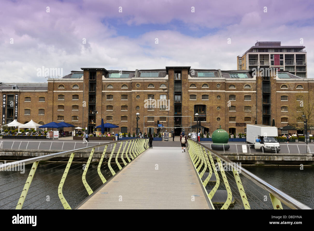 West India Dock with restaurants and bars, Canary Wharf, London, England, United Kingdom. Stock Photo