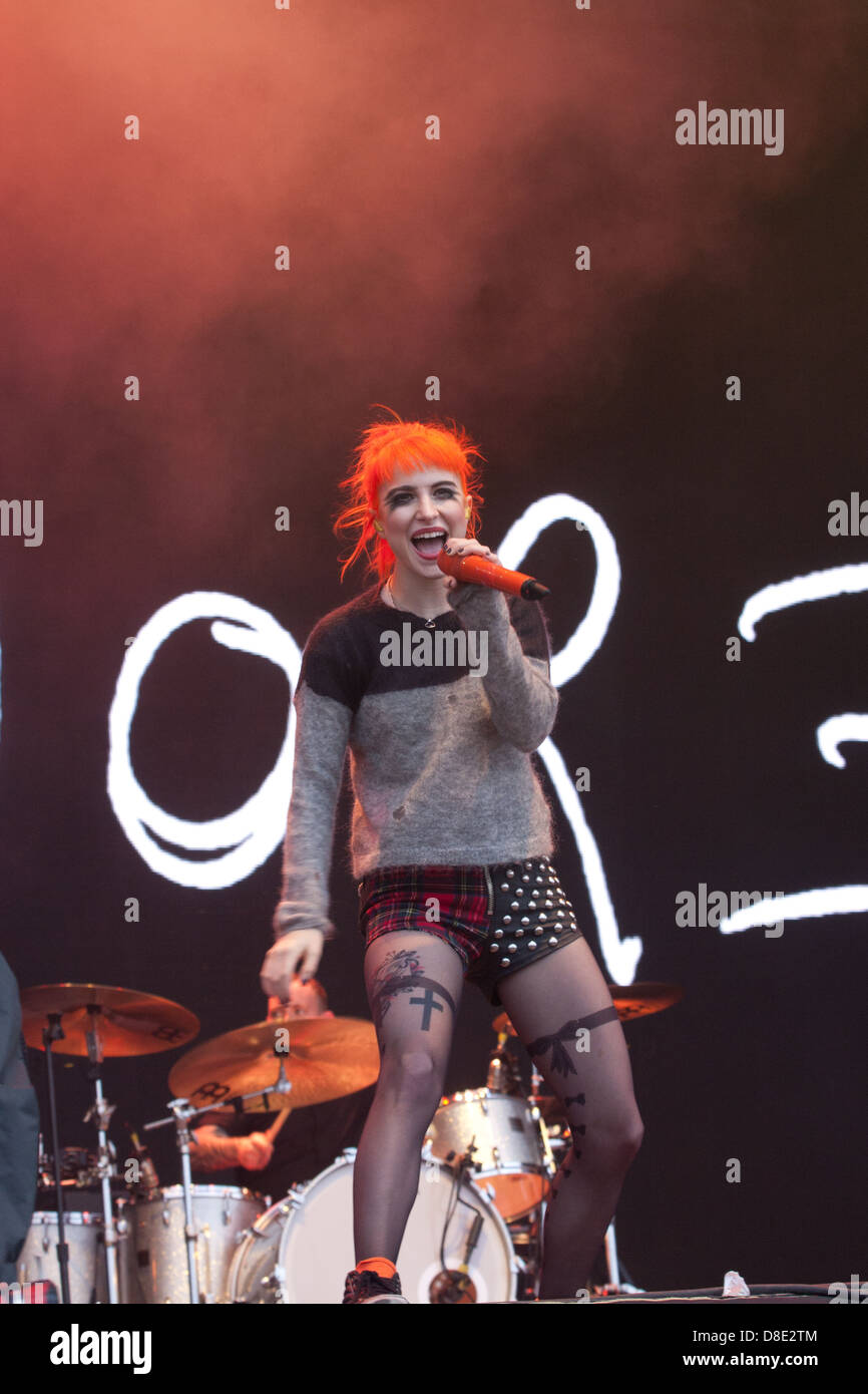 Paramore Lead Vocalist Hayley Williams Stock Photo Alamy