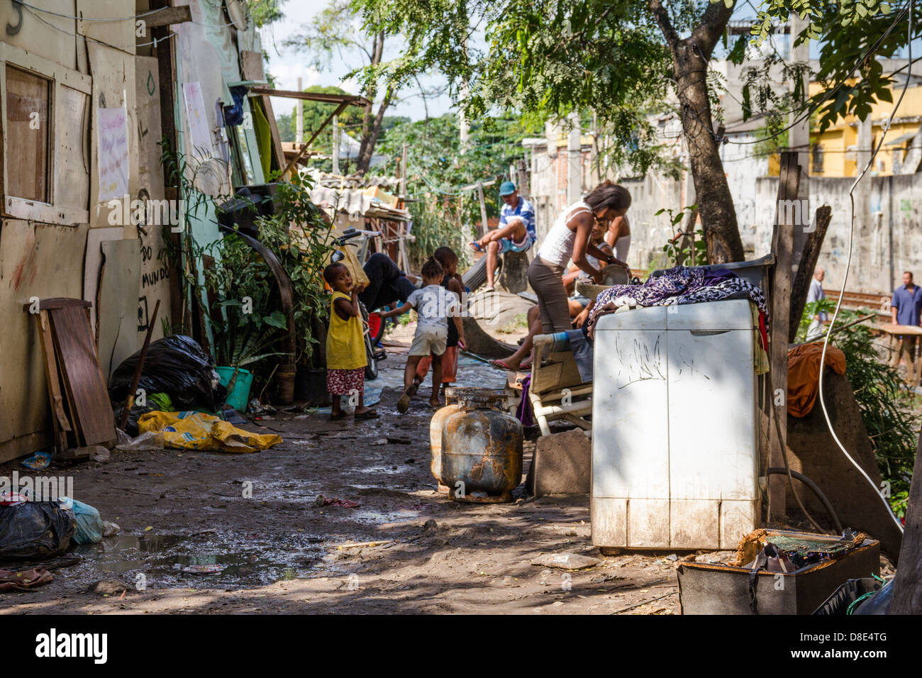 Slum dwellers of Bandeira 1, north of Rio de Janeiro, margins built the railway Stock Photo