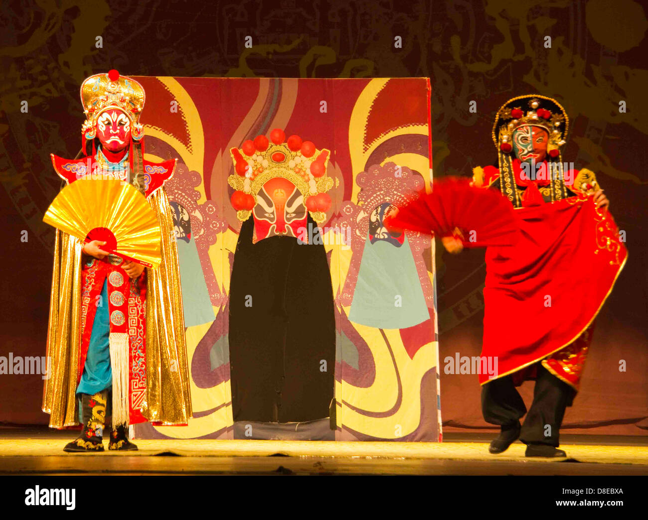 Face mask changing show hires stock photography and images Alamy