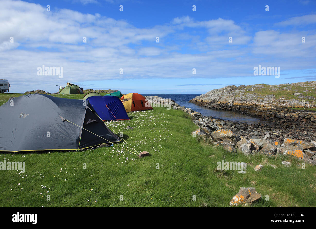 Achmelvich Lochinver Scotland Uk 26th May 2013 Glorious Camping And Caravaning Weather On The Bank Holiday Weekend At Achmelvich Campsite North Of Lochinver In The Scottish Highlands Credit Picturescotland Alamy Live News