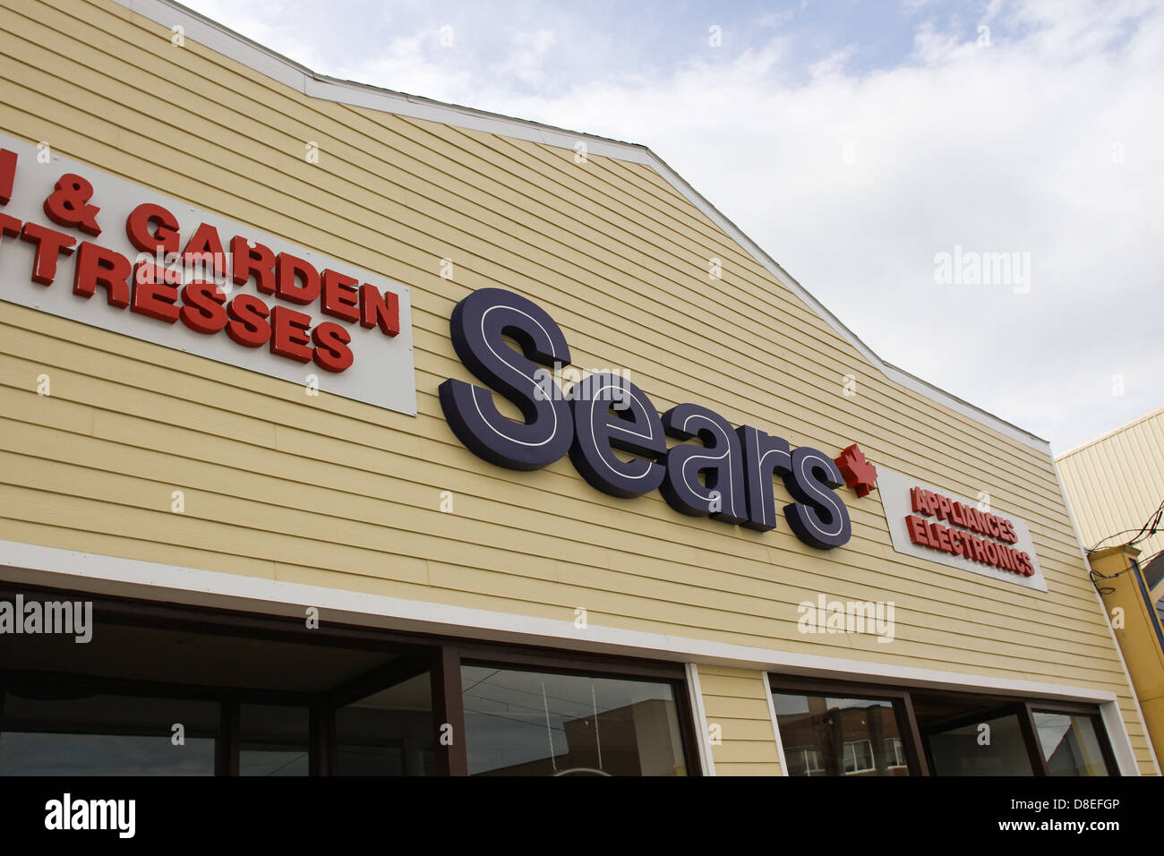 Sears Canada Inc is a retailer, headquartered in Toronto, Ontario that operates in all provinces and territories across Canada Stock Photo