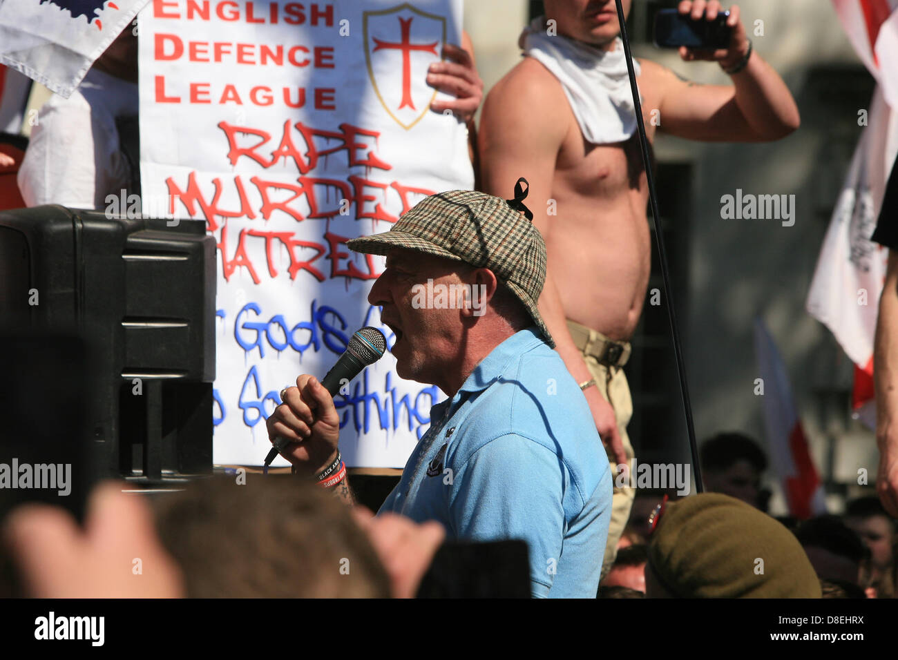 London, UK. 27th May 2013.  The Right-Wing Pressure Group, The English Defence League, Protest Outside Downing Street in Response to the Woolwich Murder of Lee Rigby  Credit:  Mario Mitsis / Alamy Live News Stock Photo