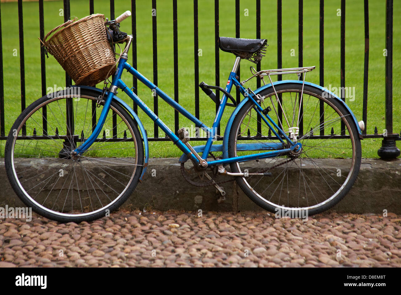 halfords bike basket