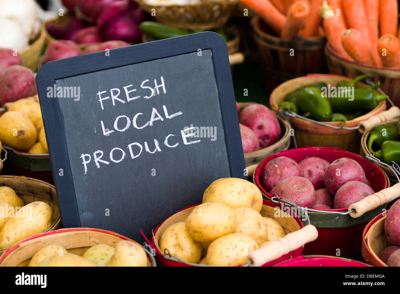 Fresh produce on sale at the local farmers market Stock Photo - Alamy