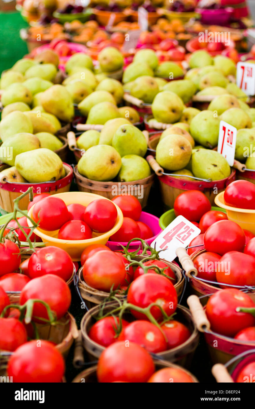 Fresh produce on sale at the local farmers market Stock Photo - Alamy