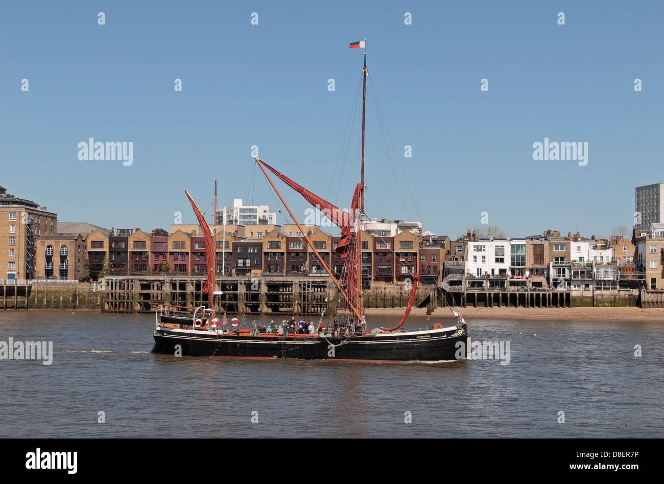 The SB (sailing barge) 'Hydrogen' sailing on the River Thames, London, UK. Stock Photo