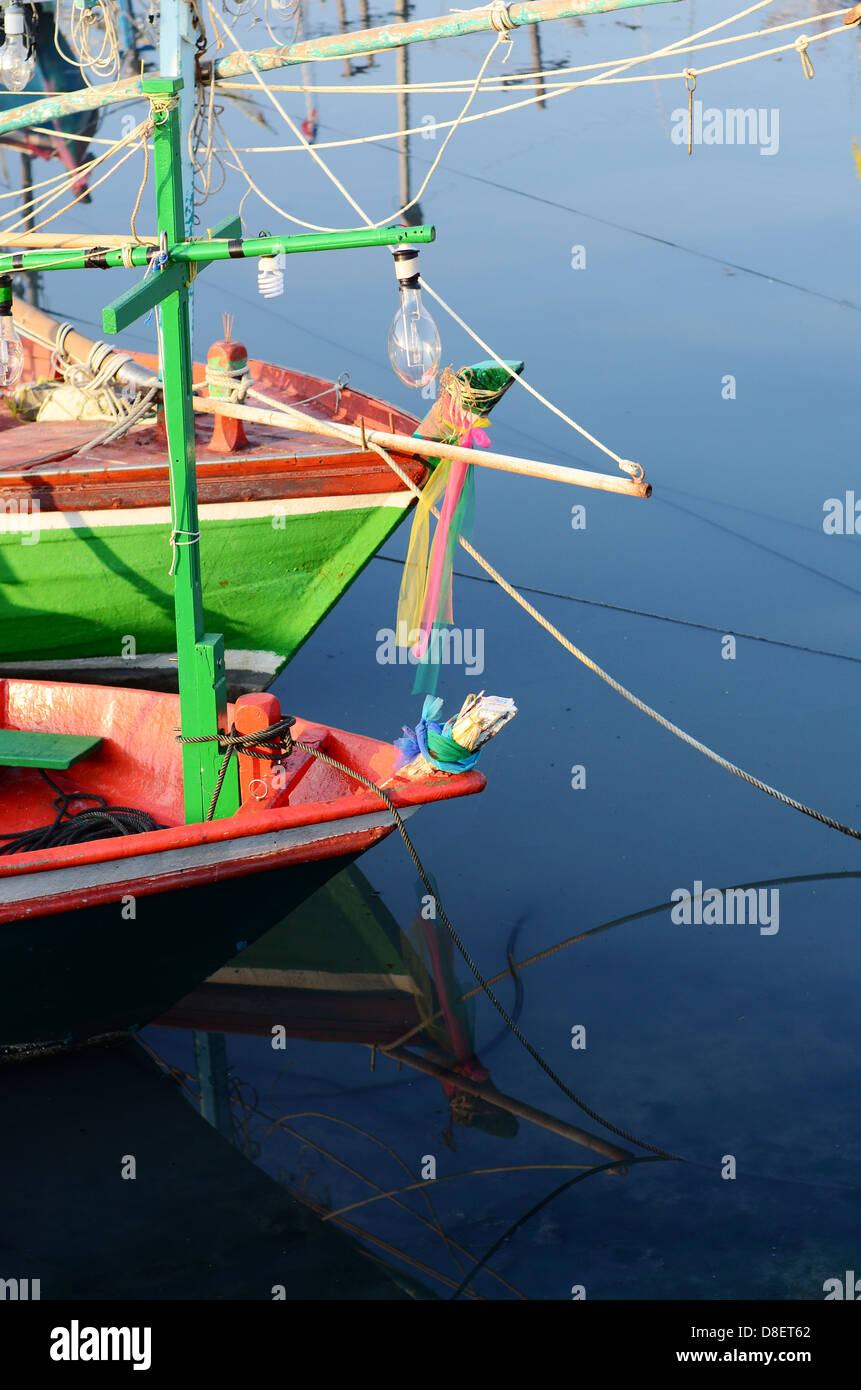 Fisherman's boat ashore at fishing pier in Hua Hin Stock Photo Alamy