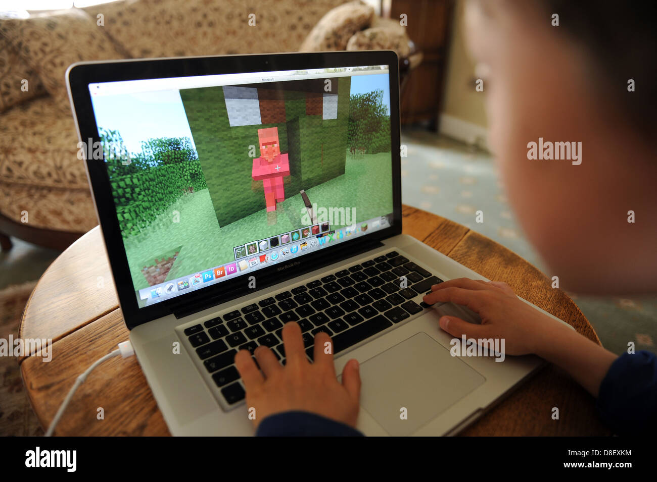 Minecraft screen hi-res stock photography and images - Alamy