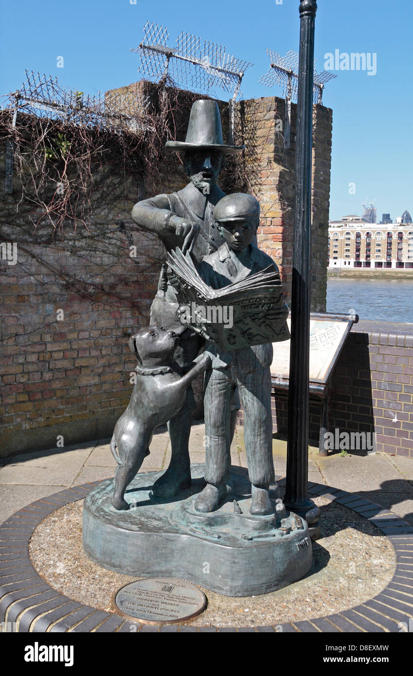'Sunshine Weekly and The Pilgrims Pocket' riverside sculpture on the Thames Path in Rotherhithe, Bermondsey, London, SE16, UK. Stock Photo