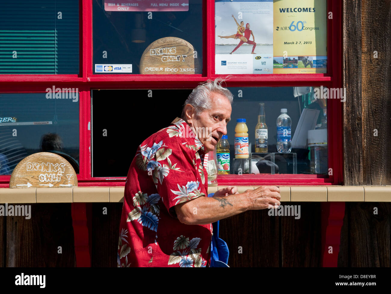 Old man walking away hi-res stock photography and images - Alamy