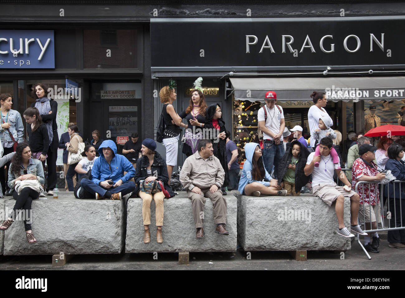 New york dance parade hi-res stock photography and images - Alamy