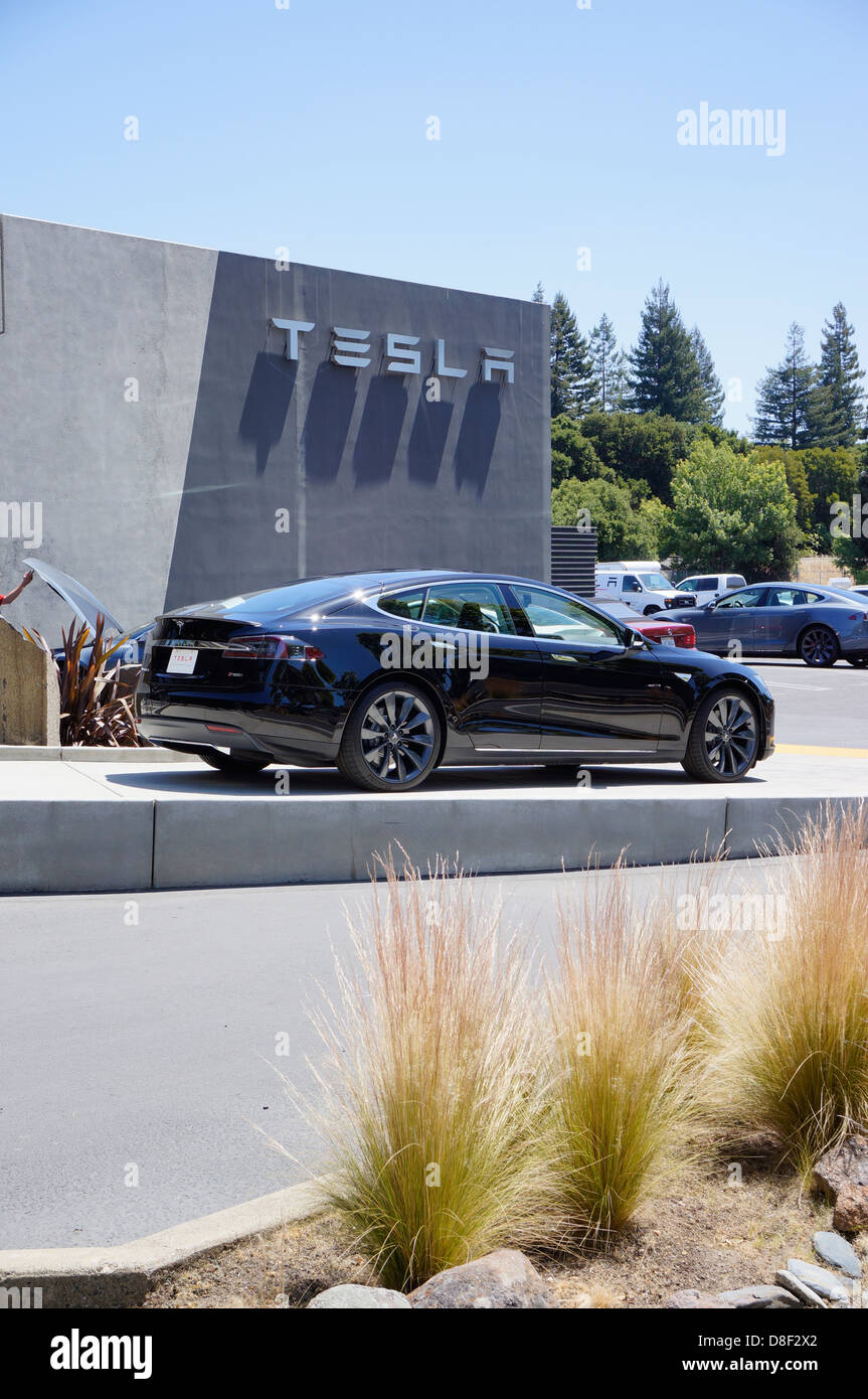 Tesla Electric Car Dealership Stock Photo Alamy