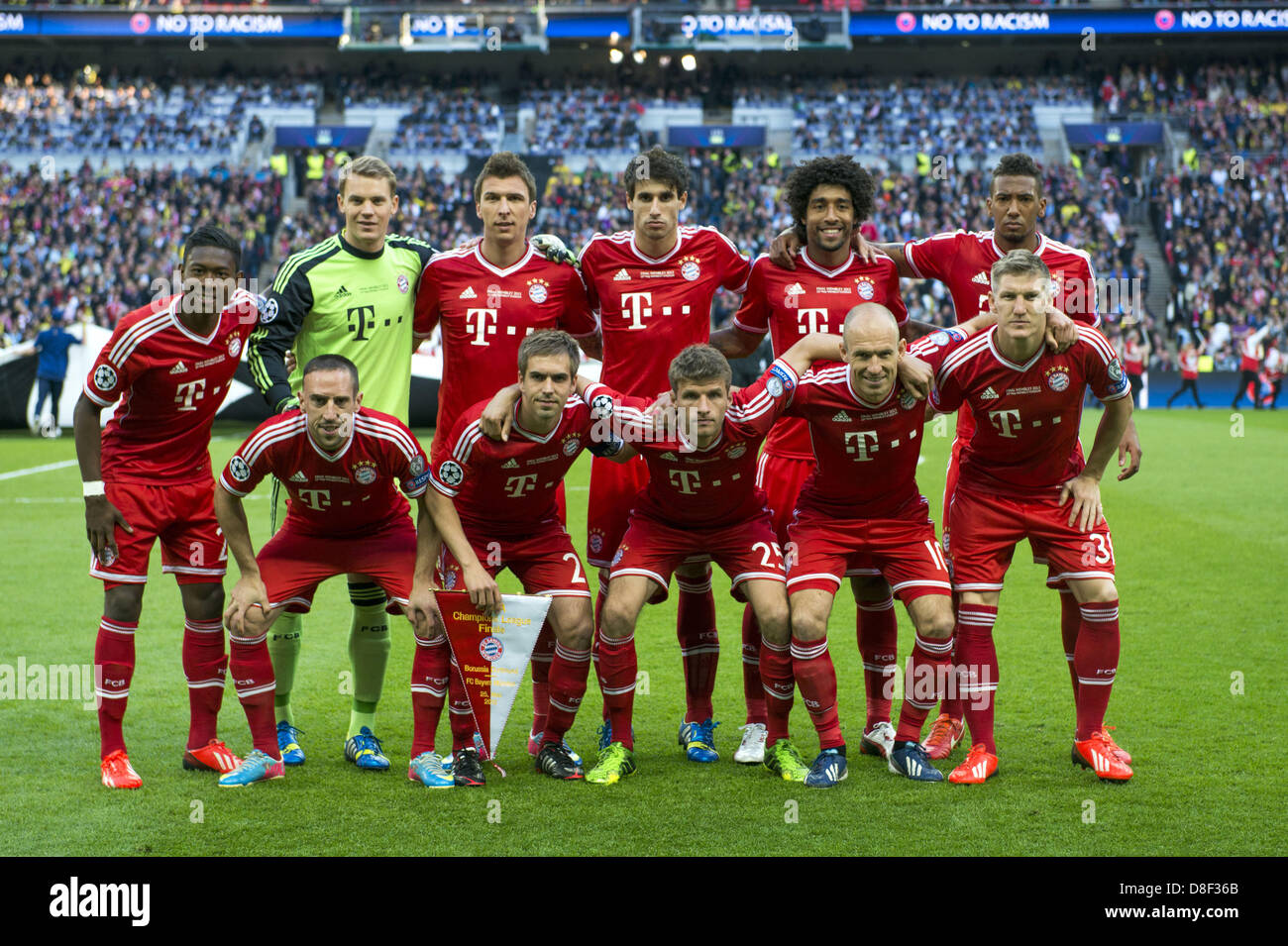 Arjen Robben And Bastian Schweinsteiger High Resolution Stock Photography  and Images - Alamy