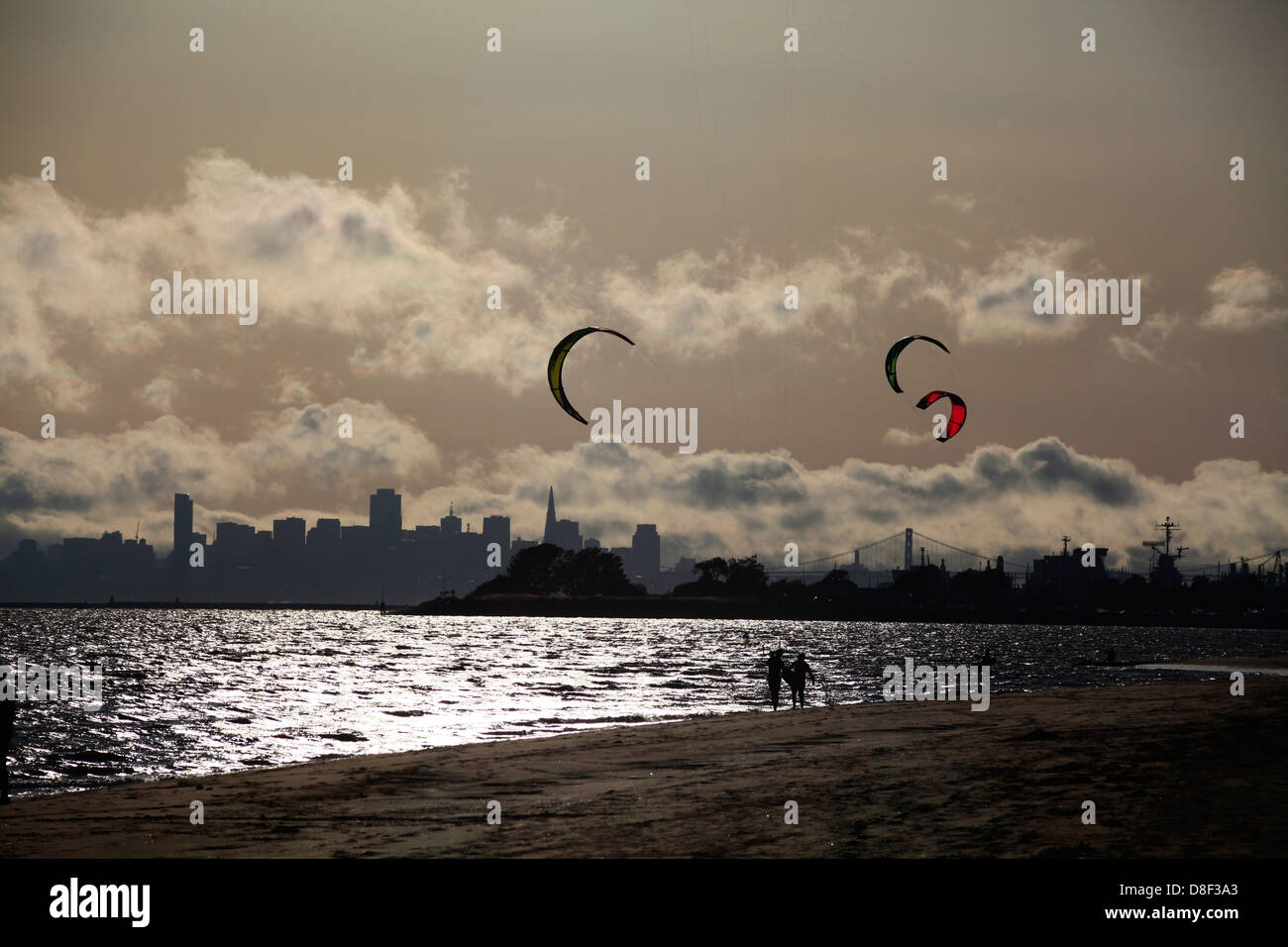 Kitesurfing and the San Francisco Skyline Stock Photo Alamy