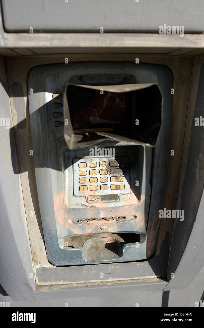 Broken Atm High Resolution Stock Photography and Images Alamy