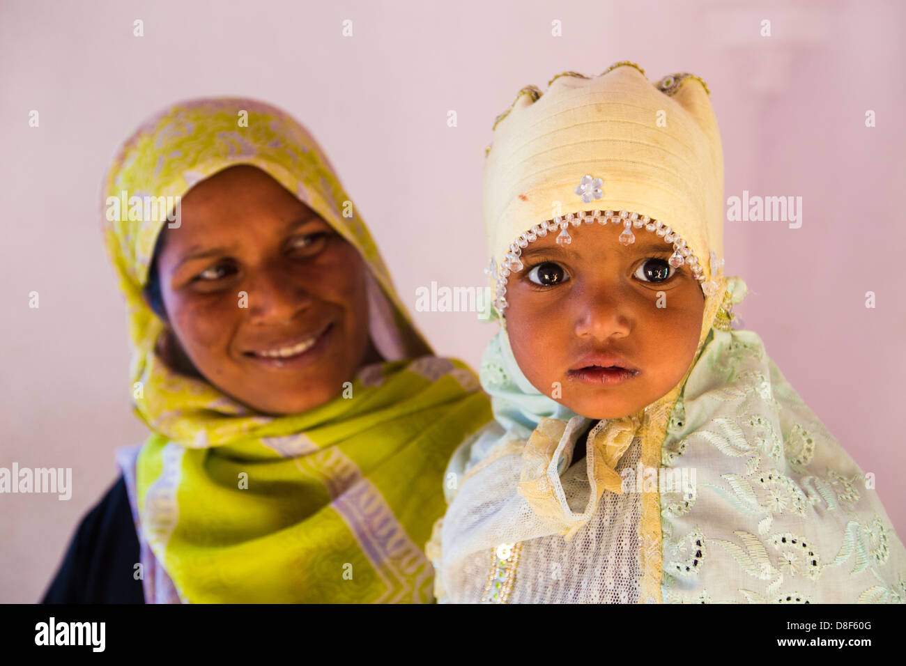 Muslim mother and baby daughter, Aurangabad, India Stock Photo