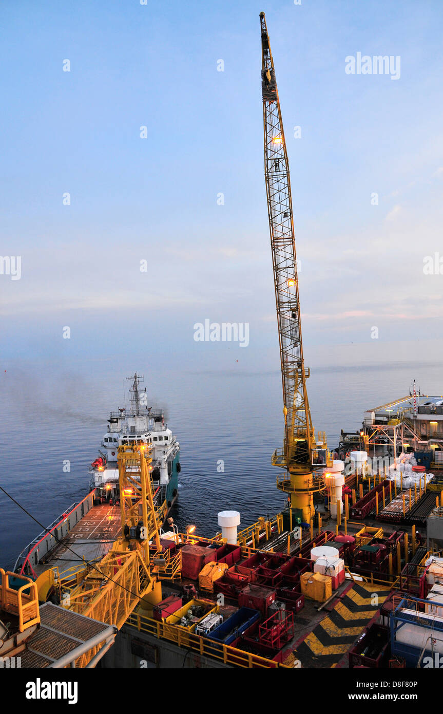 Oil rig container ship in hi-res stock photography and images - Alamy